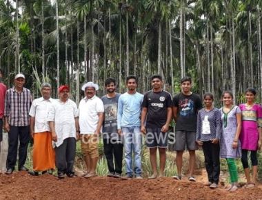 ICYM Madanthyar Unit helps Sonandur villagers in constructing temporary mud barrier