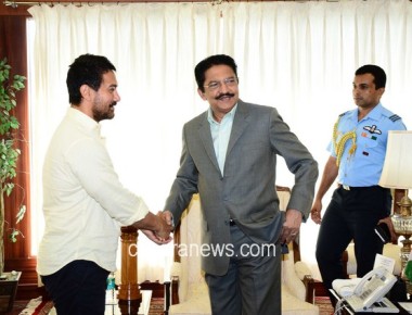  Amir Khan meets Maha Governor