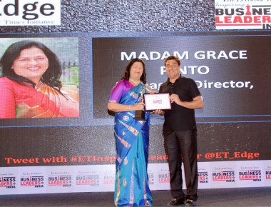 Madam Grace Pinto receives the Inspiring Business Leader Award