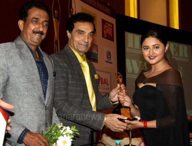 Glitz and Glamour at Golden Achiever Awards at The Club, Andheri          