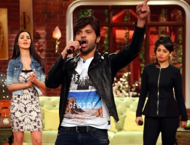 Himesh Reshammiya went to Comedy Nights Live to promote his film Tera Suroor