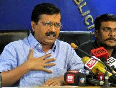  Alleging EVM tampering, Kejriwal wants Delhi polls postponed