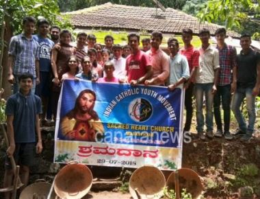 ICYM Madanthyar Unit organizes Shramadhaan programme at Mr. Sylvester Pais residence
