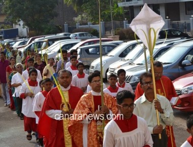 Palm Sunday observed at the Milagres Cathedral of Udupi diocese with devotion and gaiety