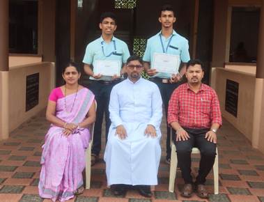 Students of St Philomena P.U.College, Puttur won the First Prize in the District Level Quiz Competition