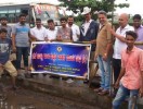 ಶಾಲಾ ಮಕ್ಕಳ ಚಾಲಕರ ಸಂಘದಿ0ದ ರಸ್ತೆಯ ಸ್ವಚ್ಛತೆ