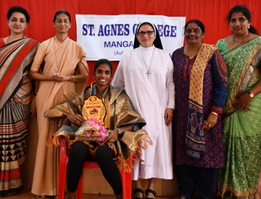 St Agnes College felicitates Poovamma