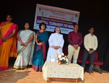  St Agnes College organises handball tournament for women