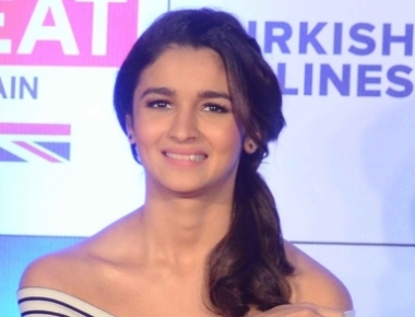 Movie on Bhatt sisters would be a great story: Alia