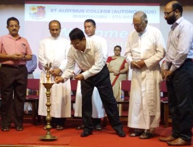 St Aloysius College welcomes I year PG batch