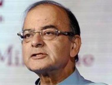  Jaitley asks banks to clean up balance sheet at the earliest