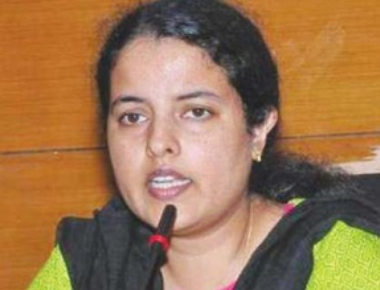 Udupi DC Priyanka wants private hospitals to display rates for treatment