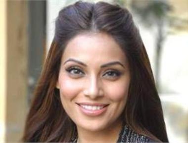   Not planning to have a baby right now: Bipasha Basu