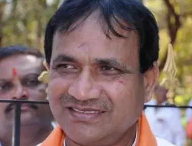 Bidar bandh over girl's murder turns violent, MP hurt in lathi charge
