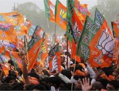 New UP CM to take oath on Sunday, MLAs meet tomorrow