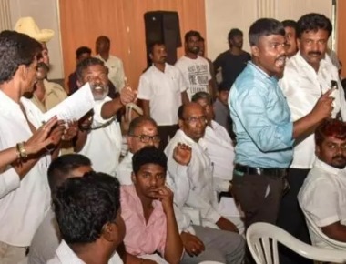  Shah faces Dalits' wrath over Hegde's Constitution jibe