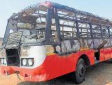 Govt to make fire extinguishers mandatory in pvt, govt buses