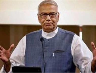 Cabinet ministers should 'speak up' like SC judges: Yashwant