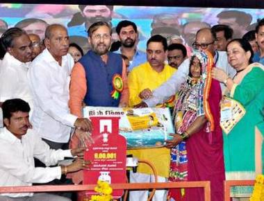CM flayed for dividing Lingayat-Veerashaiva