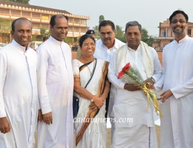 Chief Minister Mr. Siddaramaiah welcomed at St Philommena College Puttur