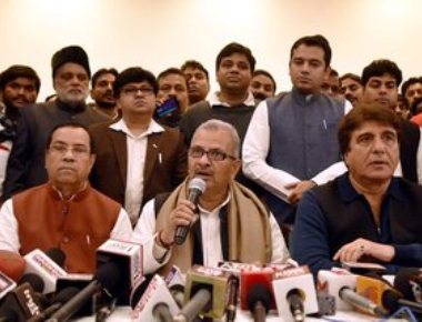 SP, Cong clinch poll alliance in UP