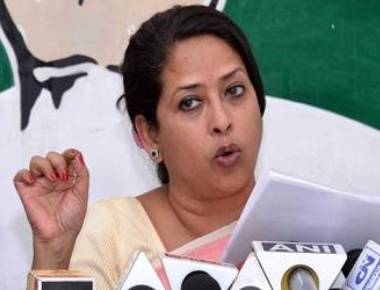 Congress seeks probe against Kejriwal over 'bribe' charge
