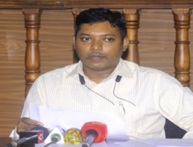 DC warns of action against those who seek votes on the basis of religion and caste