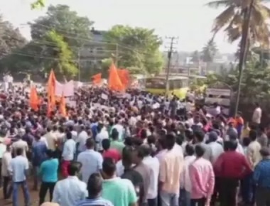 Paresh Mesta murder: Police fire in the air, burst tear gas to quell mob