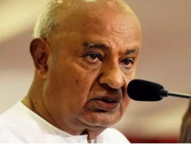 Deve Gowda warns Rahul Gandhi to be careful, not to test his patience