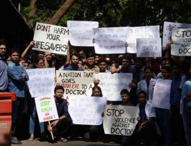 Patients suffer as 4,000 doctors in Maharashtra bunk work in protest