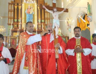 Good Friday observed at Milagres Cathedral with great devotion 