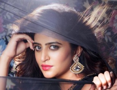 Punjabi Lass Sufi Gulati Wants To Create A Buzz in Bollywood