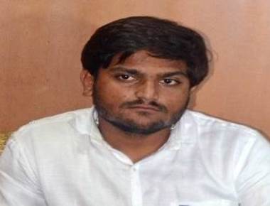 Congress promises job quotas, Hardik pledges support