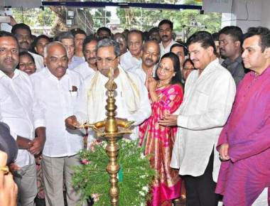 Govt. wants the poor to have access to quality healthcare: Siddaramaiah