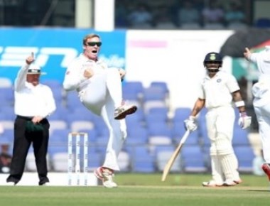 India bowled out for 215 by South Africa in first innings