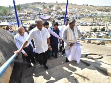 Sea of devotees witness Mahamastakabhisheka