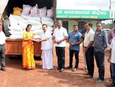 JD(S) Moodbidri unit hand over food items to Kodagu victims