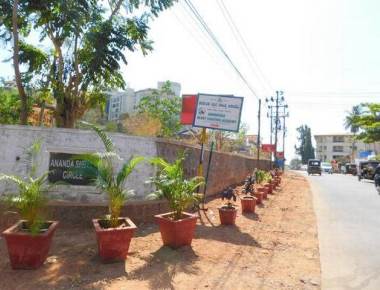 Volunteers clean road, bus shelter in Kadri