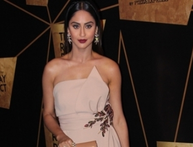 Krystle D'Souza takes cue from Rekha's act