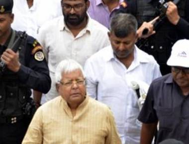 VVIP security for Lalu, Rabri withdrawn at Patna airport