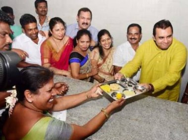 Madhwaraj issues notice to RTI activist, seeks public apology