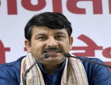  Shiv Sena breathes fire at Manoj Tiwari for 'street-level' performance in Varanasi