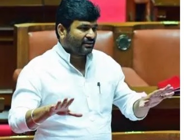 SC judge refuses to share dais with two 'tainted' ministers