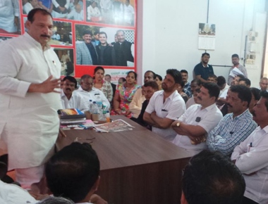 MLC Ivan D'Souza seeks support of Congress workers to make road show of Rahul Gandhi a success