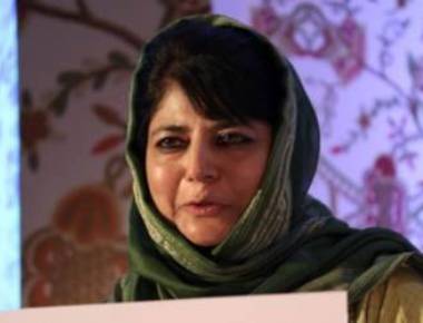  Police officer lynched, Mehbooba calls it 'murder of trust'