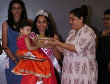 Dr Shilpa Dheeraj crowned 'Chevrolet Super Mom 2017' on Mother's day