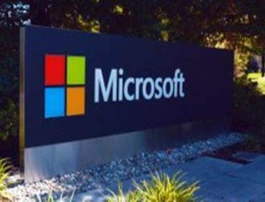 Microsoft to reveal VR headset plans in December