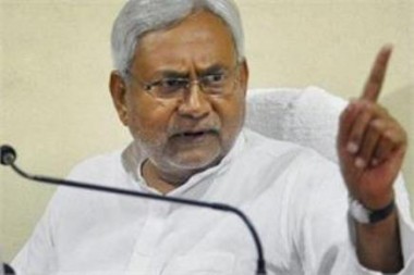 Stones hurled at Nitish Kumar's cavalcade; CM safe