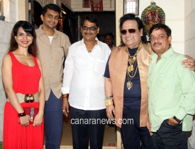 Sharman Joshi,Prem Chopra,Bappi Lahiri,Atul Kulkarni,Tejashri Pradhan,Yogesh Lakhani,Ritu Sachdeva at Mahurat of Hindi film Sayonara Phir Milenge 