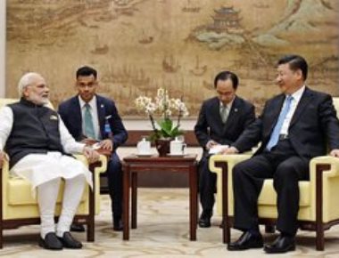  Modi, Xi hold informal summit to 'solidify' India-China relationship